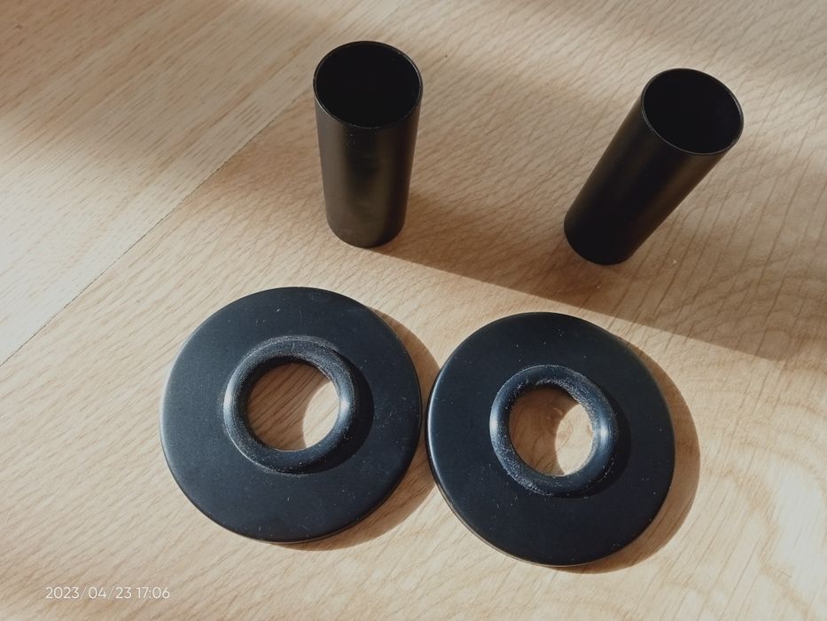 Zestaw maskujący grzejnika rozetki i tuleje czarny