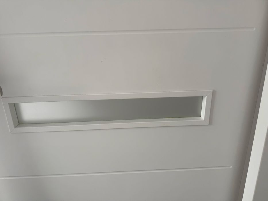Drzwi wewnętrzne z futryną i klamką