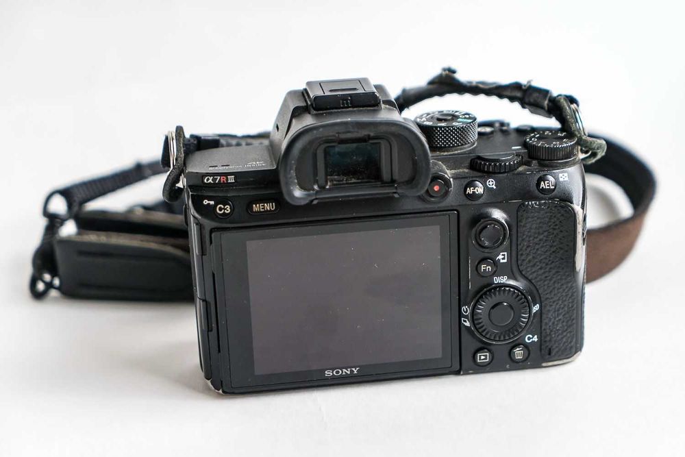sony a7r iii - купити цифрові фотокамери - Ціна на OLX.ua