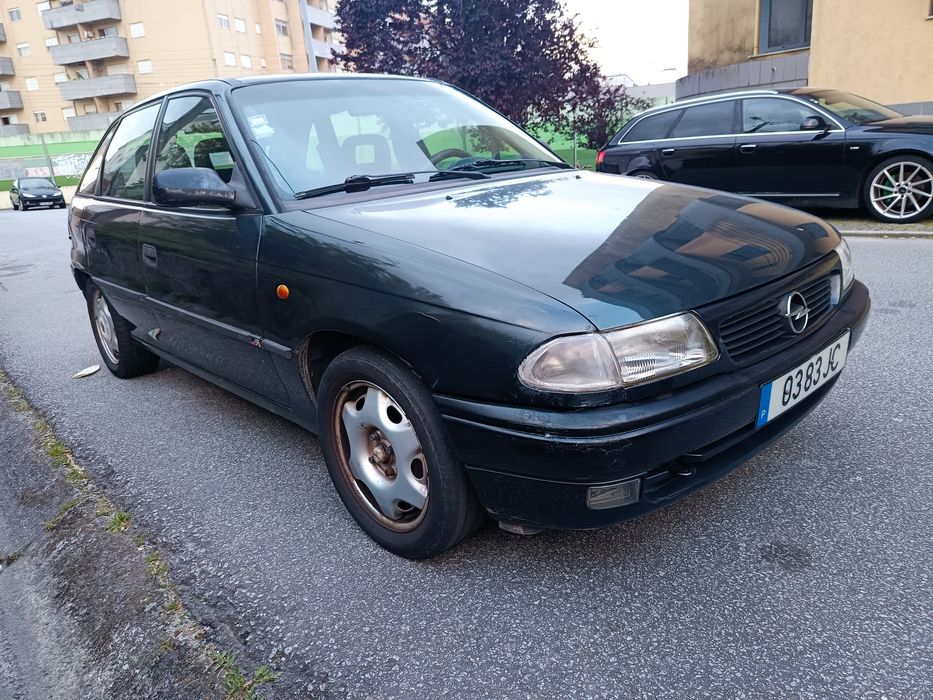 Opel Astra 1998 Gasolina - Bom Estado - Inspeção e Pneus OK