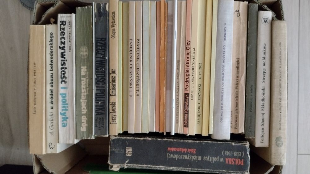 Książki różne, wszystkie po 2 zł część pierwsza