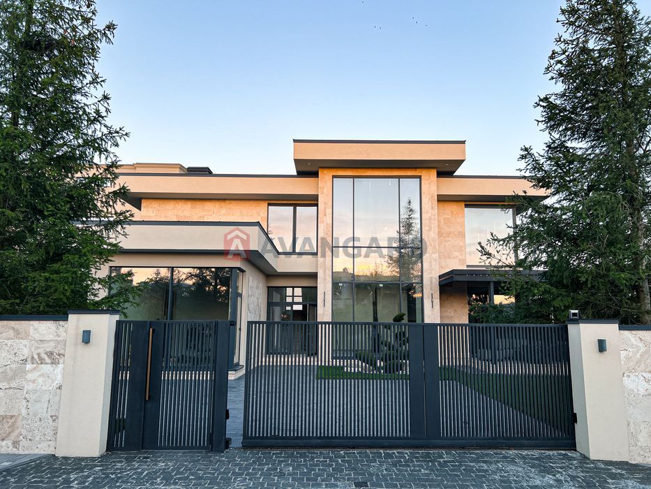 Сучасний преміальний будинок у містечку City Park (Villa Riviera)