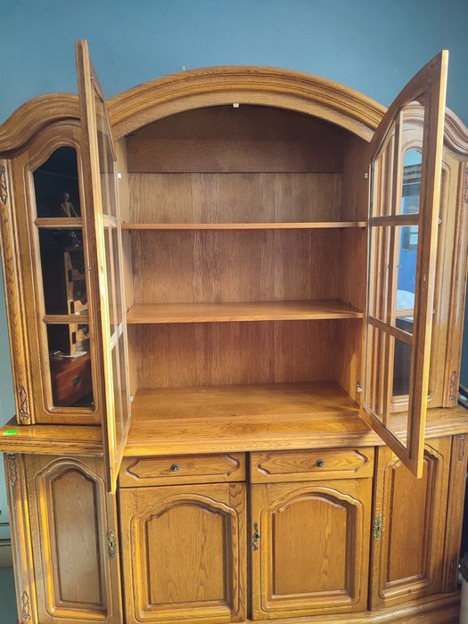 Kredens piękny drewno