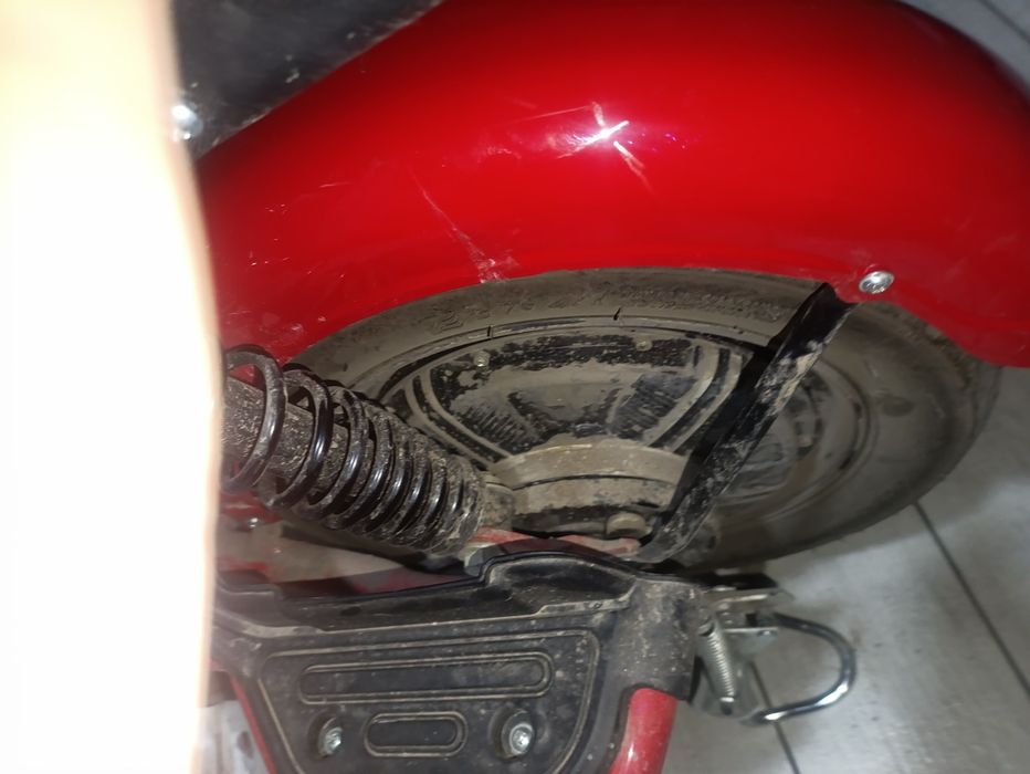 Електроскутер електровелосипед