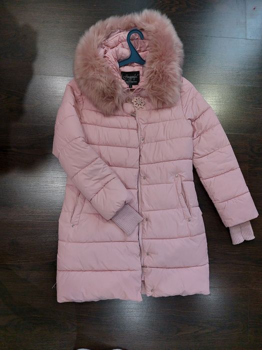 Пуховик рожевого кольору