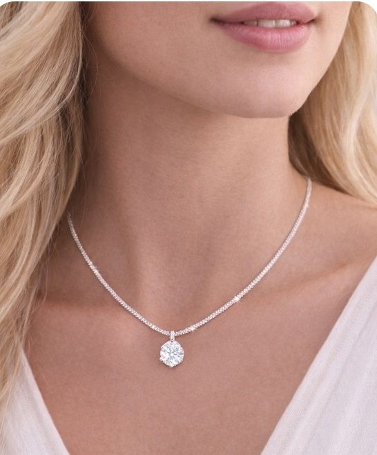 Срібний ланцюжок на подарунок.