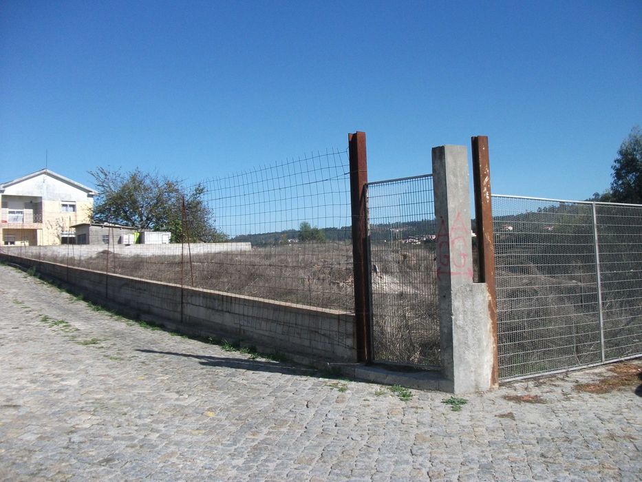 Penafiel-Terreno para construção com 5712m2 próximo parque cidade