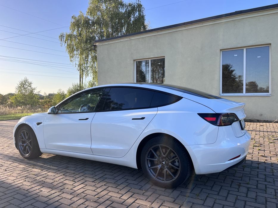 Tesla model 3 long range dual motor
