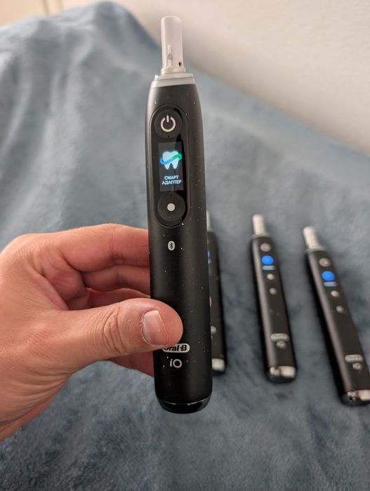 Преміальна німецька електрична зубна щітка Oral-B іО 10 Cosmic Black