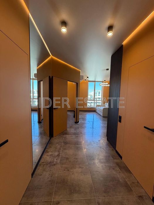 Продам 1,5 кімн. квартиру 43 м² у ЖК KRONA house, Ужгород, 9/9 пов. Забронюй зараз!