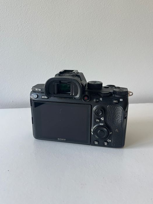 Câmera Sony A7iii mirrorless full-frame