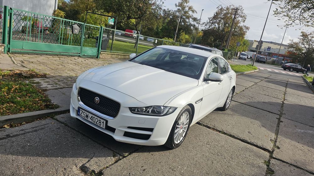 Jaguar XE