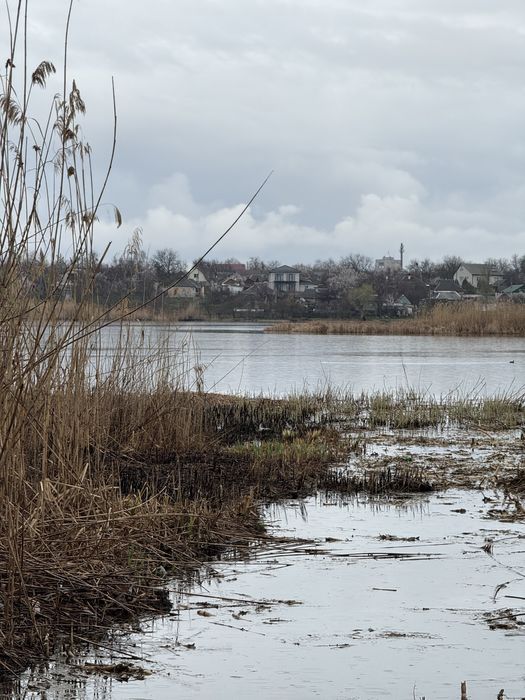Продаж ділянки біля річки