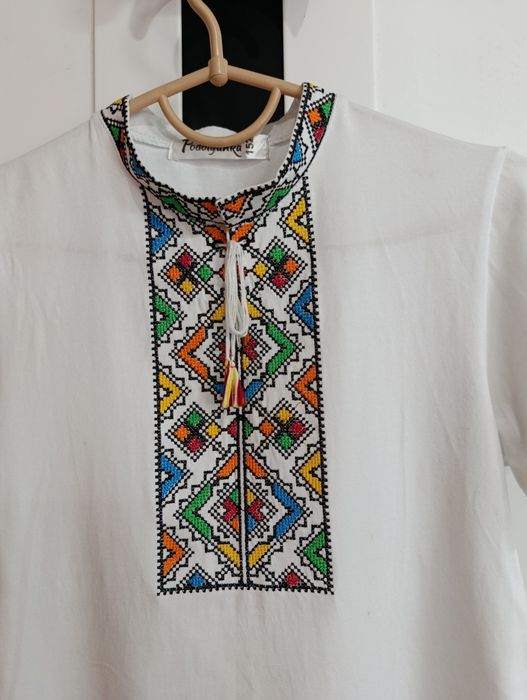 Вишиванка футболкою