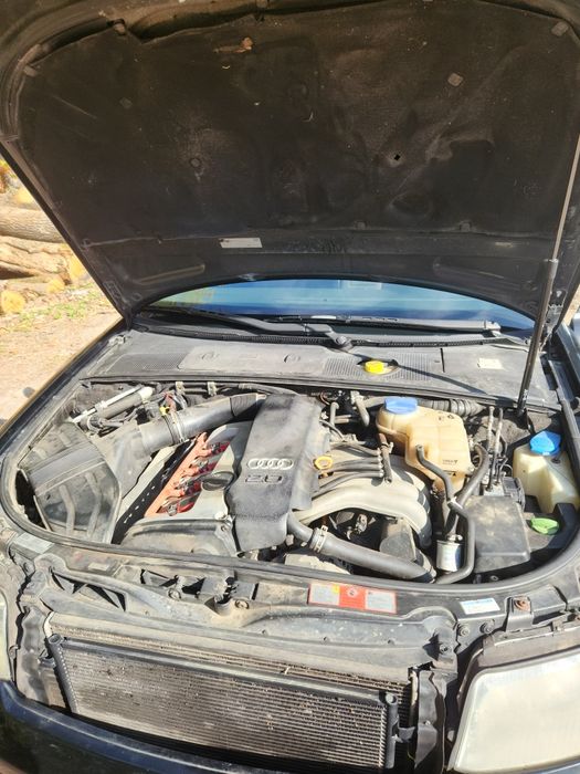 Audi A4 B6 2003   газ/бенз