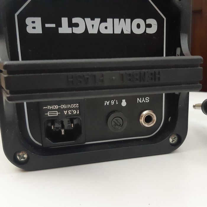 Strobe Flash Luz Profissional HENSEL Compact-B 1000 Expert