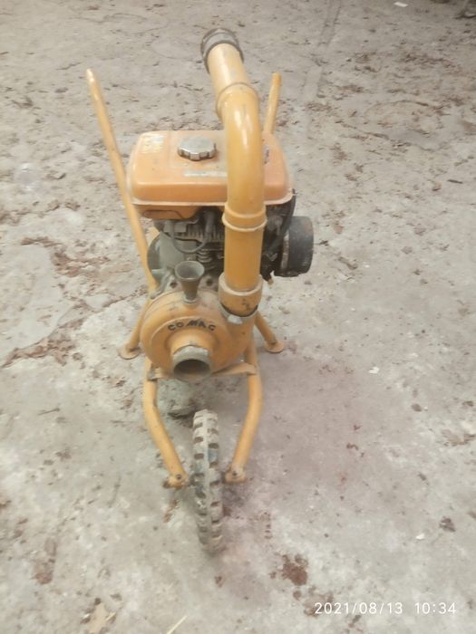 Bomba de água em estado novo