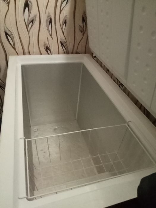 Морозильна камера Elenberg cf-300