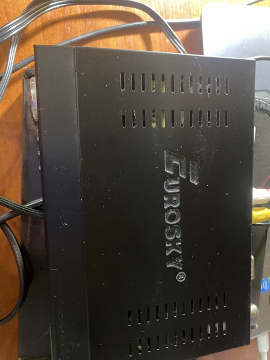 Спутниковый тюнер Eurosky ES 4050 S