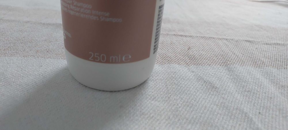 Szampon intensywnie regenerujący Wella Professionals Fusion  250 ml