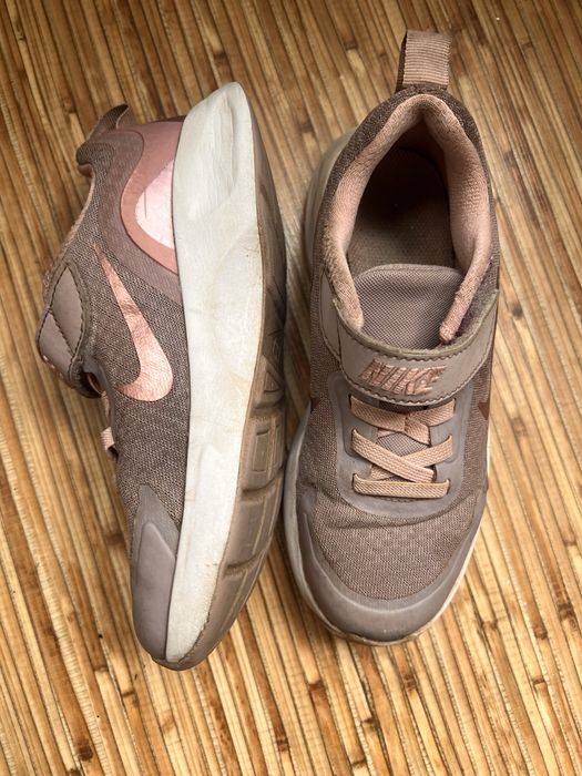 Дитячі оригінальні кросівки Nike
