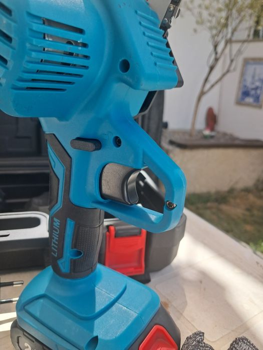 Mini Motosserra a Bateria 21V (6 polegadas) – Kit Completo (Novo)