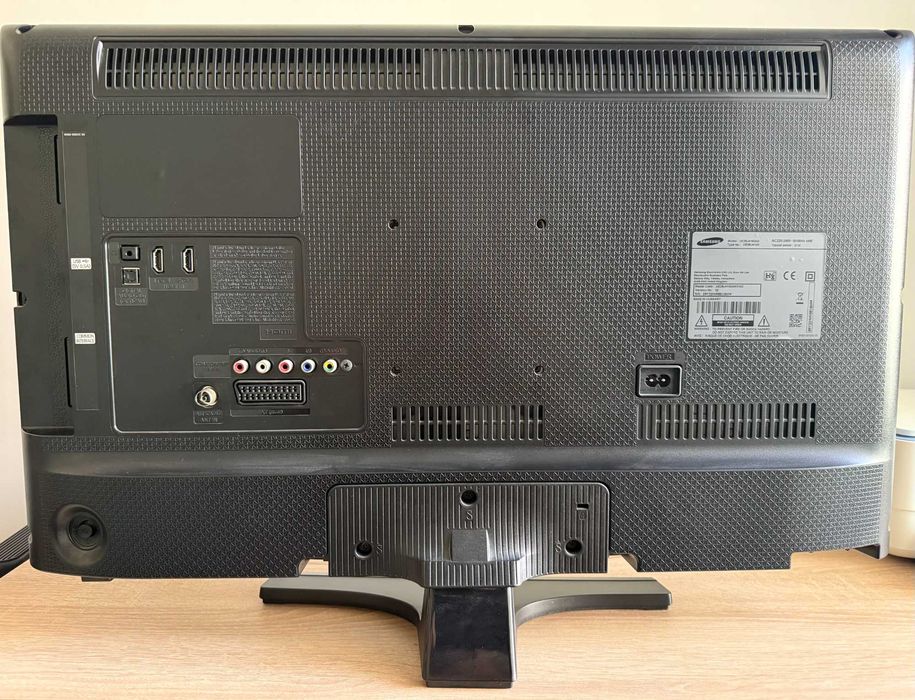 TV Samsung UE28J4100AW (28 polegadas)