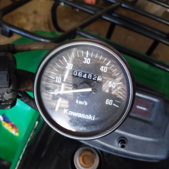 Moto 4 Kawasaki klf 220