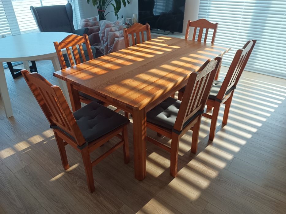 Stół z krzesłami (6 krzeseł)komplet