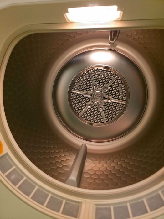 Suszarka kondensacyjna z pompą ciepła Miele T 8801 WP HomeCare XL, 7kg