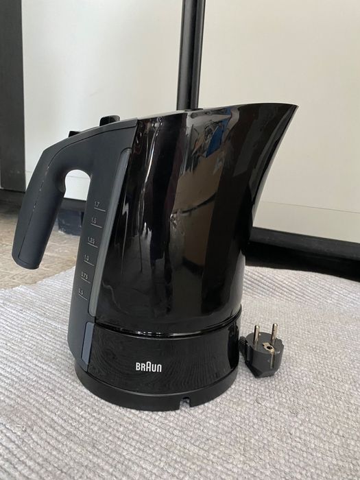 Chaleira elétrica marca Braun
