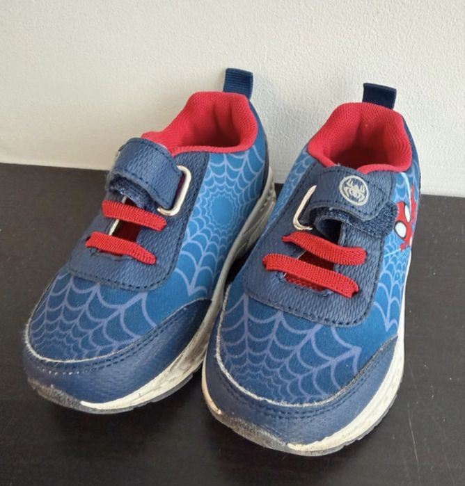 Buty spiderman sneakersy 23 z migającymi diodami CCC spiderman