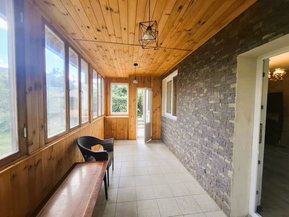 Буча. Сучасний будинок з ремонтом