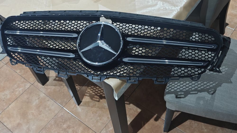 Grelha Mercedes E300