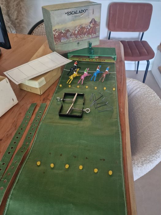 Jogo Escalado Horse Racing antigo Inglaterra 1950
