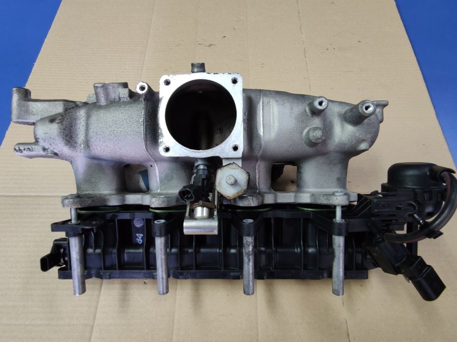 Аudi Q5 8r впускний колектор CPMA