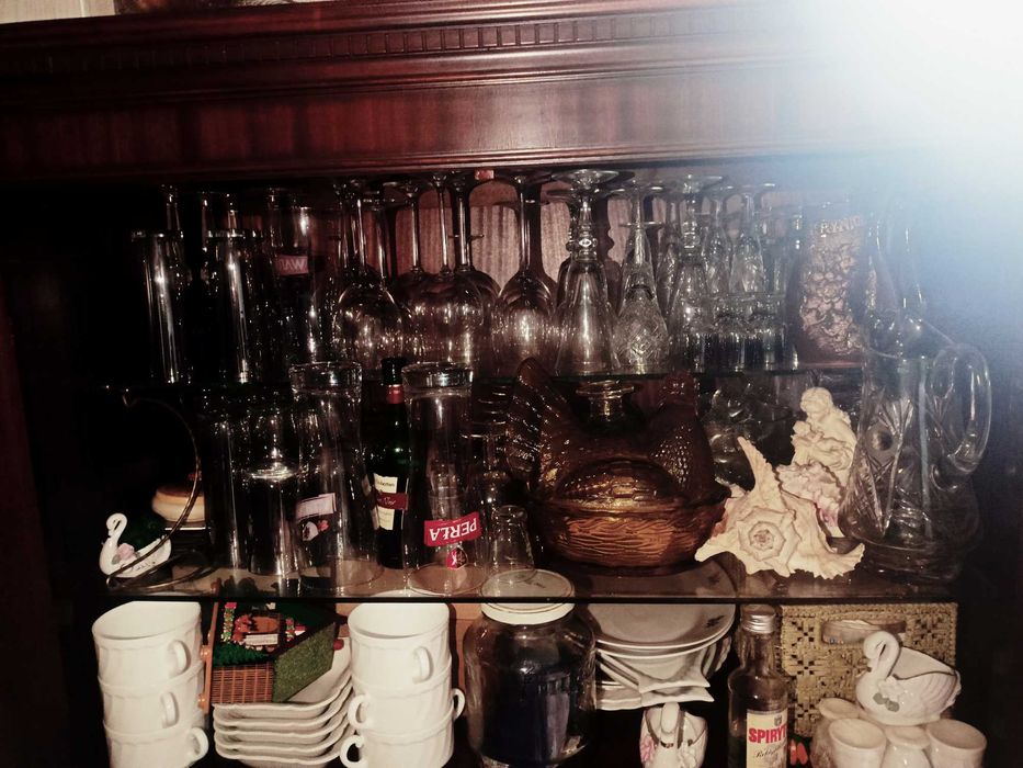 Kredens holenderski drewniany.