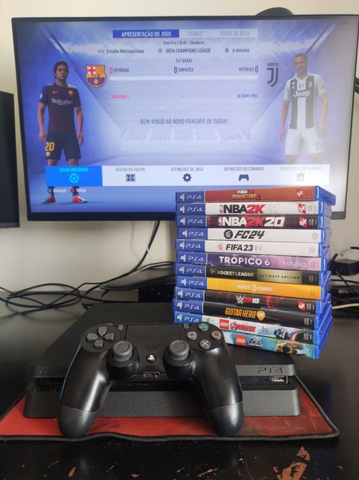 PS4 + comando e 3 jogos