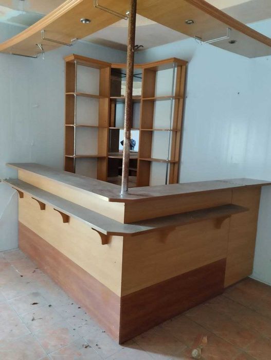 торг. вітрини,  барна стійка, дешево,