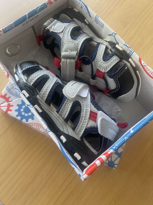 Sandalias menino 27