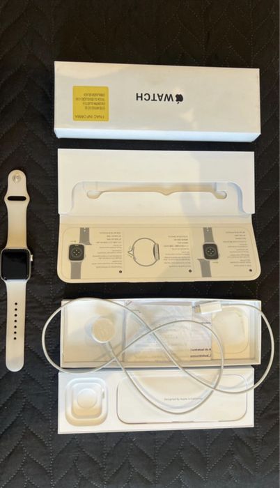 Apple Watch SE Starlight