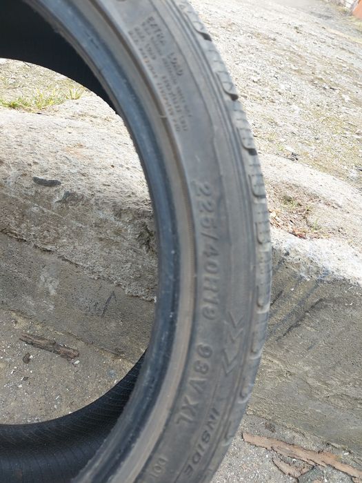 Комплект 4шт. різношироких шин Hankook R19 (225/40 та 255/35)