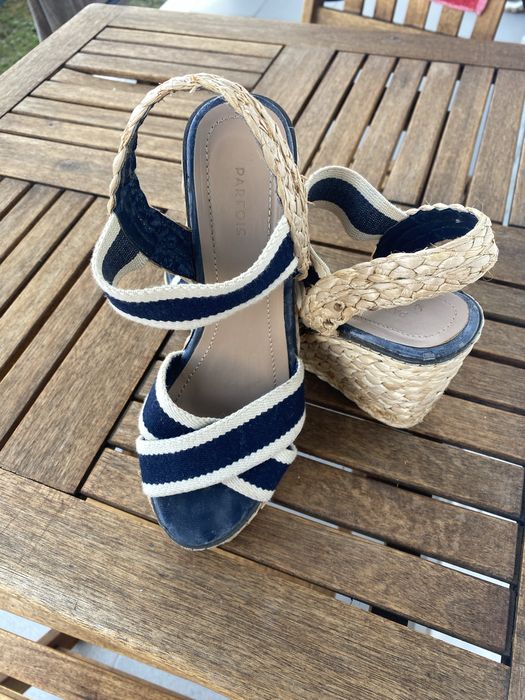 Sandalias em muito bom estado