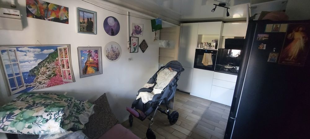 Терміново!!! по вул.  Паризька,  173 кв., юність. 8 сот. ділянка