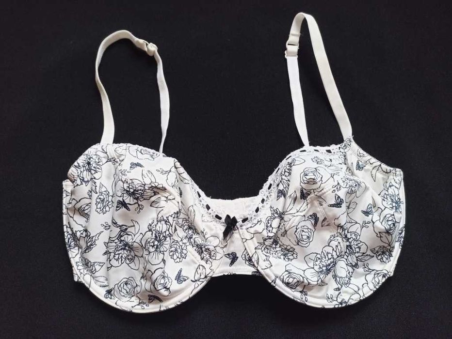 Бюстгальтер мягкий TU 36E/80E косточка бело молочный черный