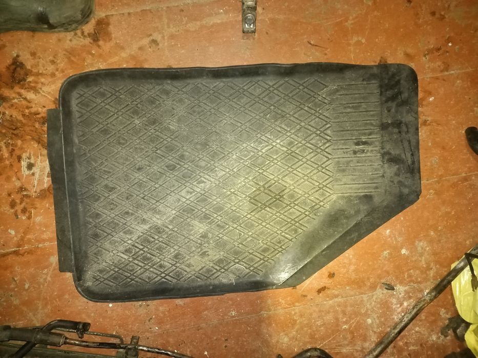 Коврики пасат б 4 універсал комплект