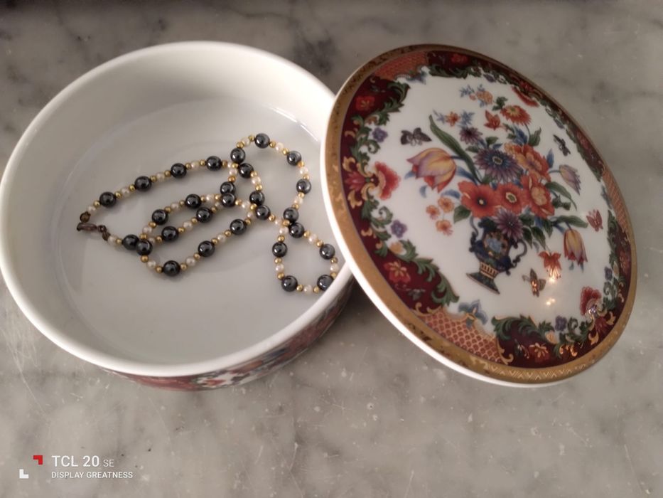 Caixa / porta-jóias em louça japones