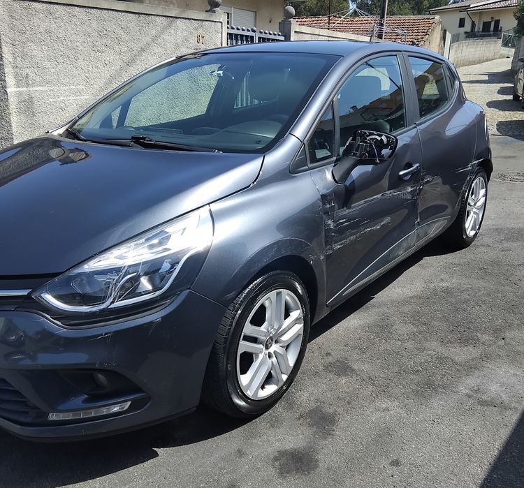vendo renault clio 1.5 tci de 2017 acidentado salvado