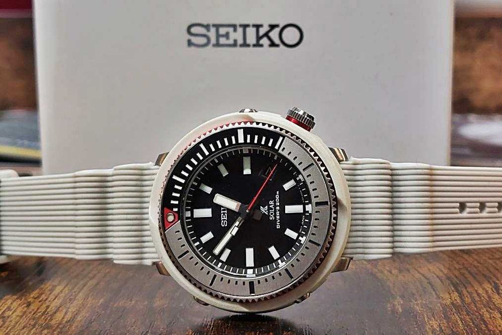 Męski zegarek Seiko Prospex SNE545P1 budżetowy tuńczyk fajne kolory