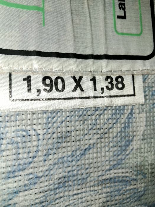 Vende-se colchao de molas.